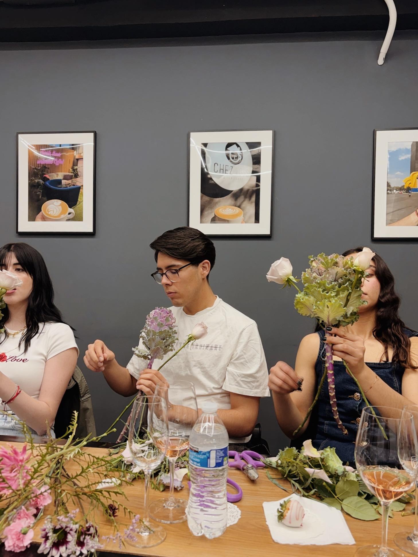 Taller floral y cata de vinos rosados